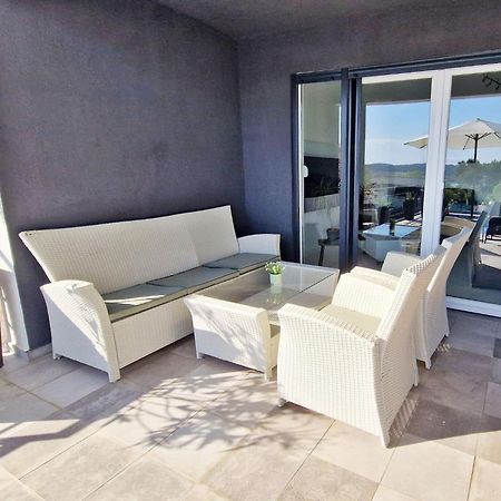 Villa Pura Vida With Sea View Pula Exterior photo